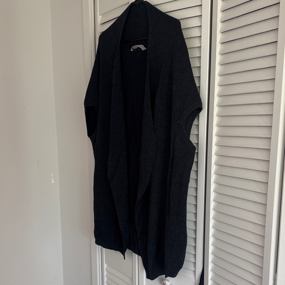 Athleta Charcoal Ribbed Knit Vest